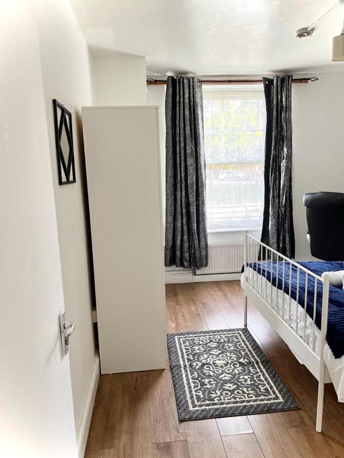 Shadwell Holiday Rooms London Exterior photo